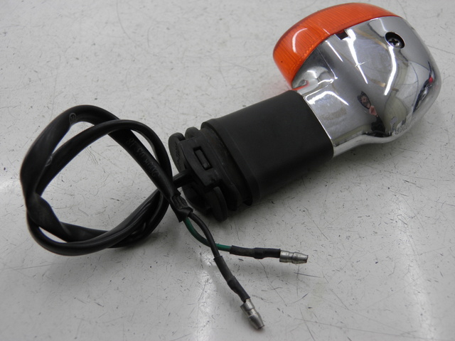 photo de REAR RIGHT TURN SIGNAL YAMAHA YBR CUSTOM 125 (2008 - 2010) - Alternative perspective
