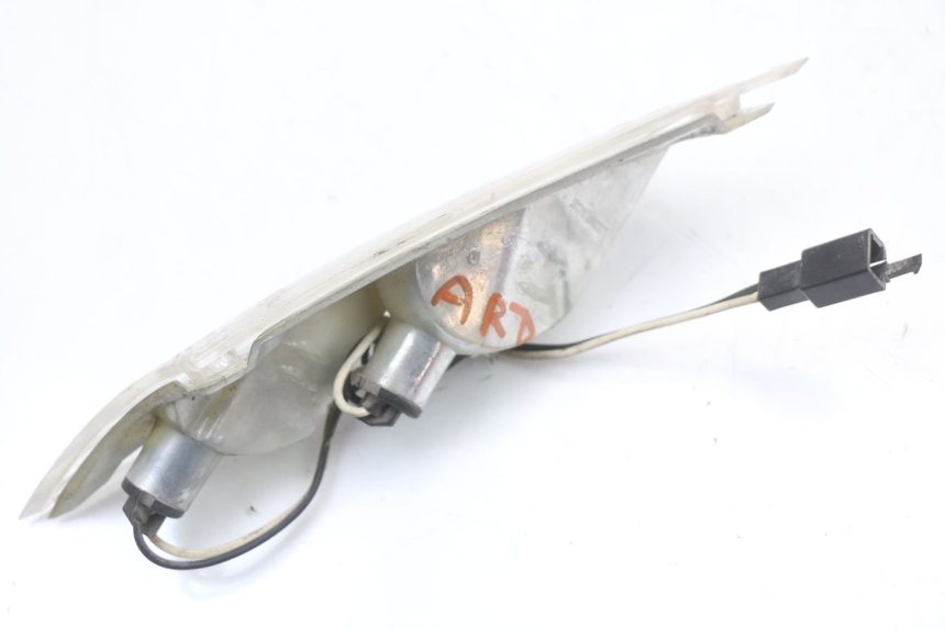 photo de RIGHT REAR TURN SIGNAL PIAGGIO ZIP 2T 50 (2009 - 2019) - Surface and material condition