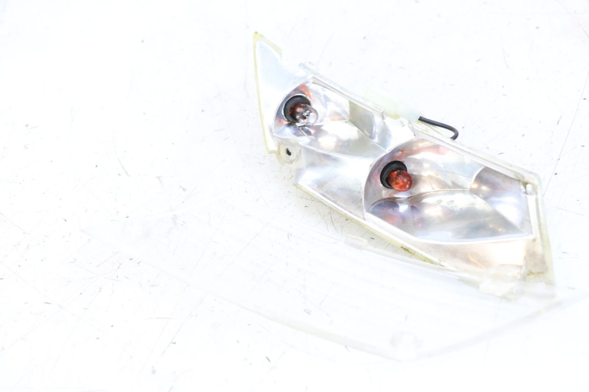 photo de RIGHT REAR TURN SIGNAL PIAGGIO ZIP 2T 50 (2009 - 2019) - Surface and material condition