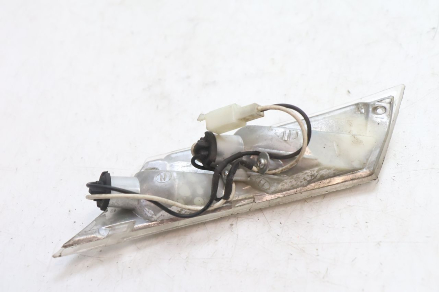 photo de RIGHT REAR TURN SIGNAL PIAGGIO ZIP 2T 50 (2009 - 2019) - Alternative perspective