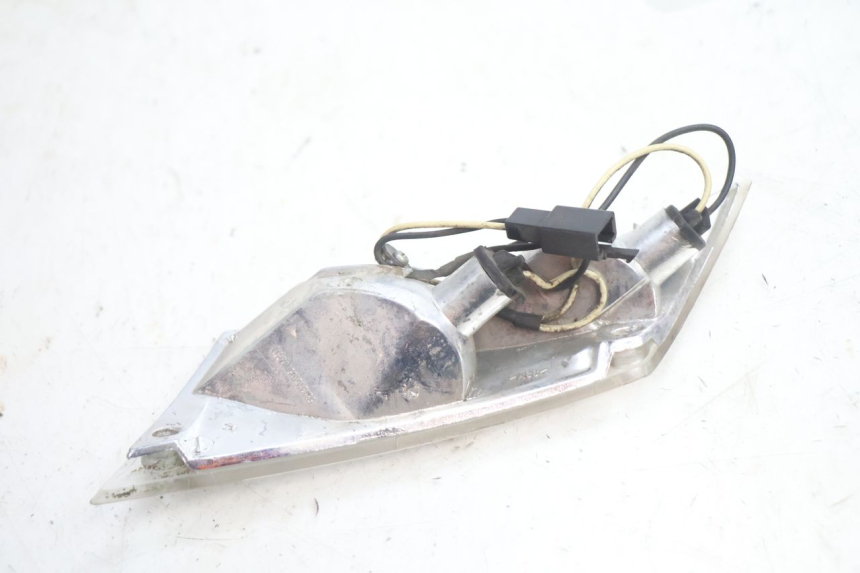 photo de REAR RIGHT TURN SIGNAL PIAGGIO ZIP 4T 50 (2018 - 2020) - Fixing points details
