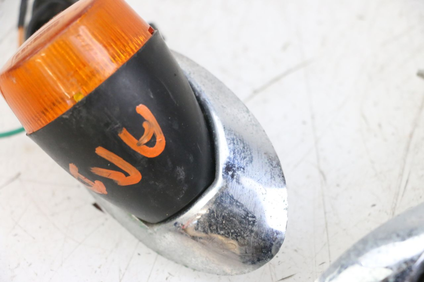 photo de REAR TURN SIGNAL EUROCKA RETRO 50 (2007 - 2014) - Zoom on usage condition