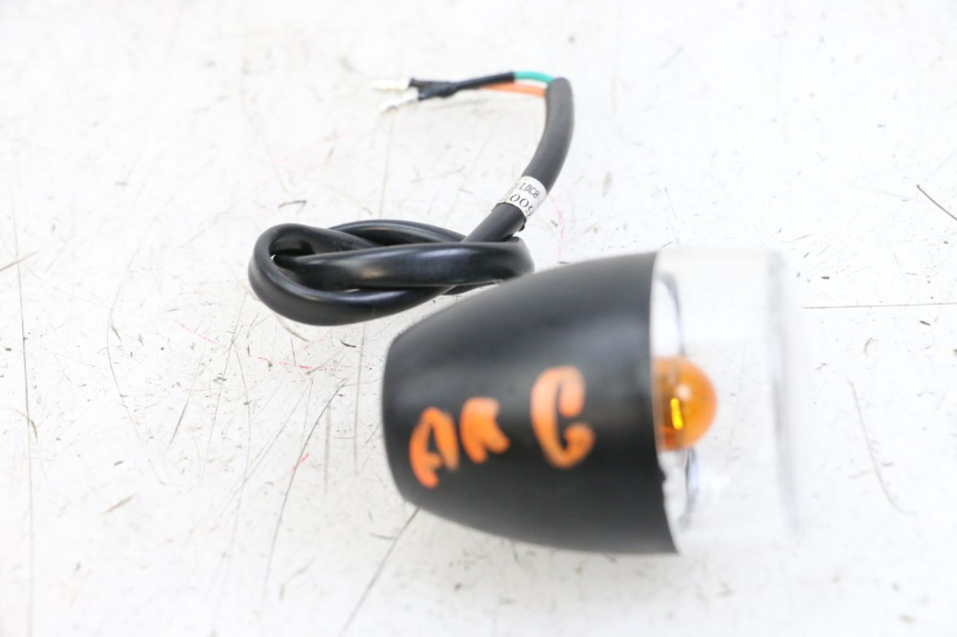 photo de LEFT REAR TURN SIGNAL KYMCO AGILITY 4T 50 (2018 - 2022) - Technical close-up