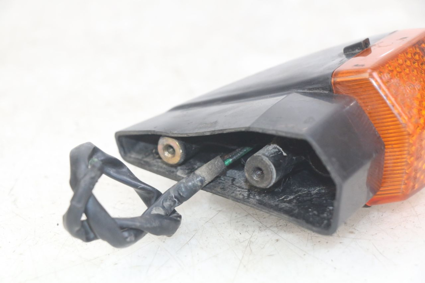photo de LEFT REAR TURN SIGNAL HONDA CBR F SC25 1000 (1989 - 1992) - Alternative perspective