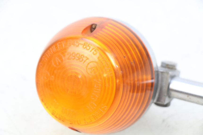 photo de LEFT REAR TURN SIGNAL HONDA CM 125 (1983 - 2003) - Fixing points details