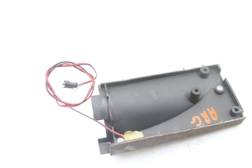 photo de REAR LEFT TURN SIGNAL URBANGLIDE E-CROSS PRO 1 - Technical close-up