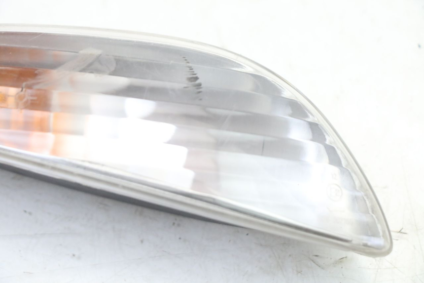 photo de LEFT REAR TURN SIGNAL PEUGEOT ELYSTAR 50 (2002 - 2014) - Zoom on usage condition