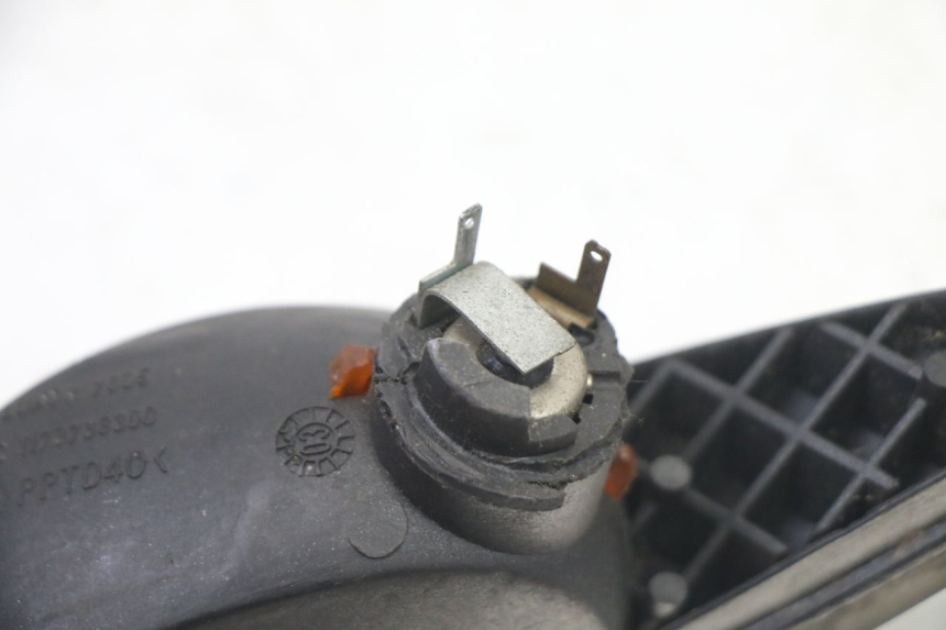 photo de LEFT REAR TURN SIGNAL PEUGEOT ELYSTAR 50 (2002 - 2014) - Surface and material condition