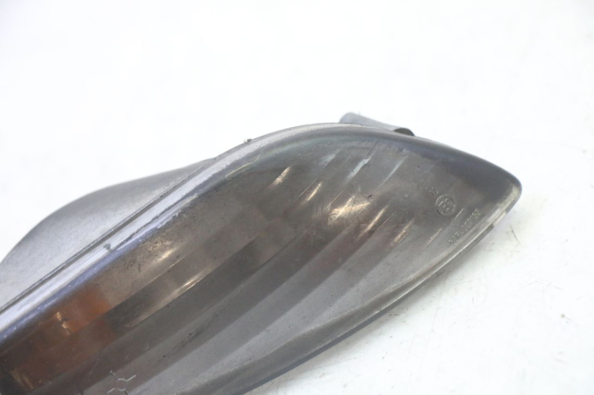 photo de LEFT REAR TURN SIGNAL PEUGEOT ELYSTAR 50 (2002 - 2014) - Zoom on usage condition