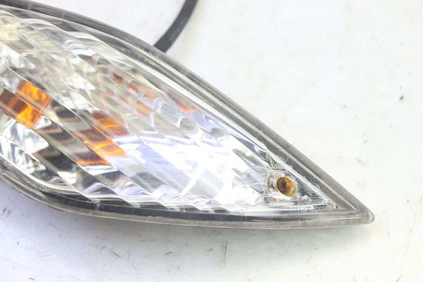 photo de LEFT REAR TURN SIGNAL SYM FIDDLE 3 III 125 (2014 - 2020) - Zoom on usage condition