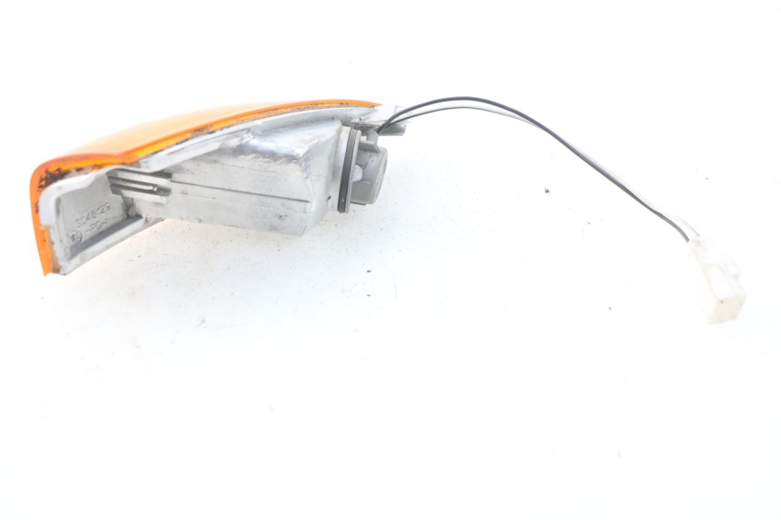 photo de LEFT REAR TURN SIGNAL PIAGGIO FLY 2T 50 (2004 - 2017) - Zoom on usage condition