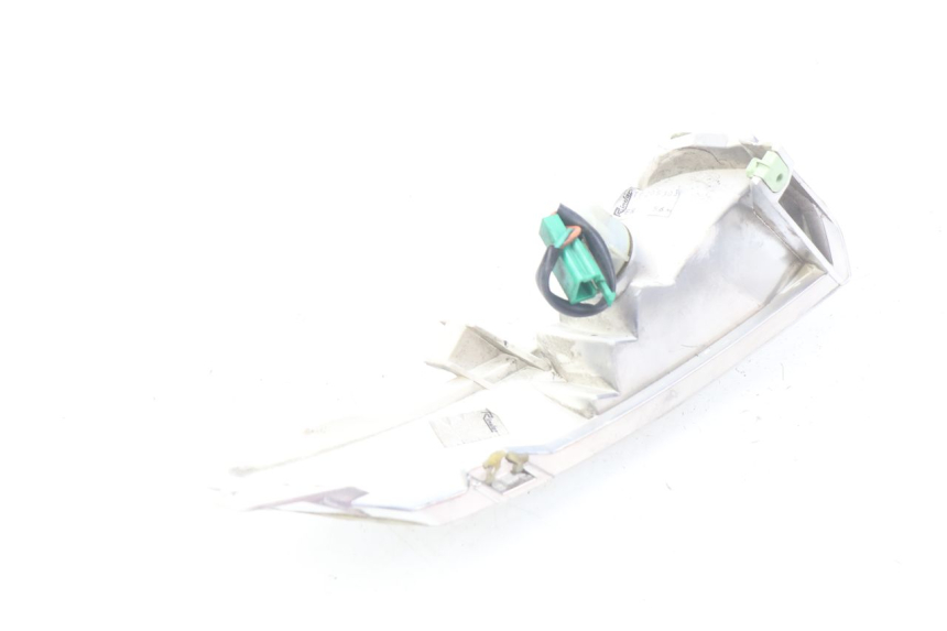 photo de LEFT REAR TURN SIGNAL PEUGEOT GEOPOLIS 400 (2007 - 2013) - Zoom on usage condition