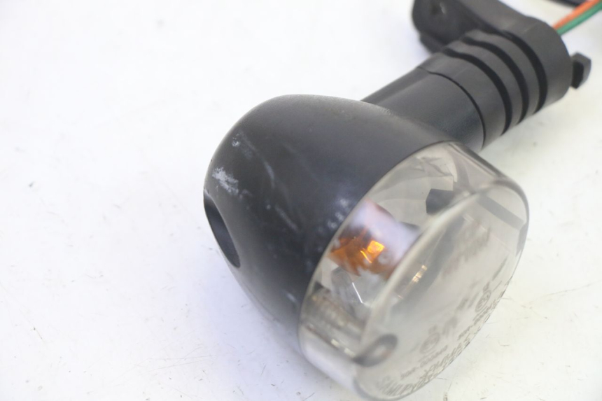 photo de REAR LEFT TURN SIGNAL DAELIM HISTORY 125 (2001 - 2002) - Zoom on usage condition