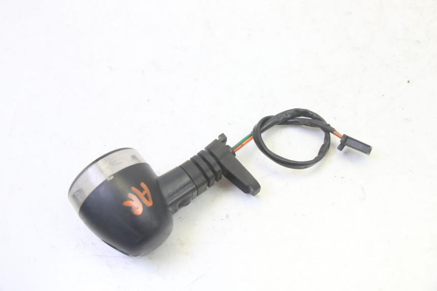 photo de REAR LEFT TURN SIGNAL DAELIM HISTORY 125 (2001 - 2002) - Technical close-up