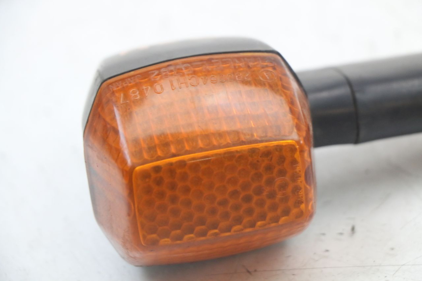 photo de REAR LEFT TURN SIGNAL KAWASAKI GTR 1000 (1994 - 2004) - Alternative perspective