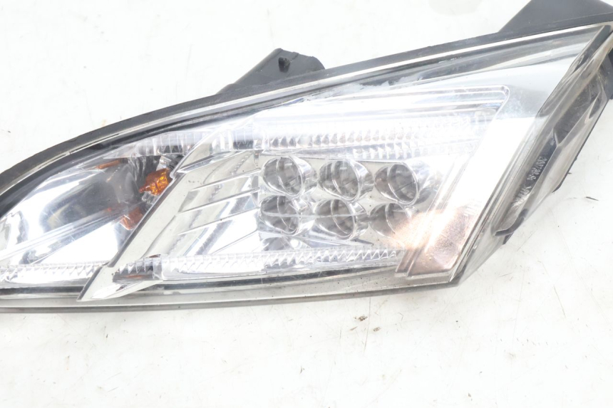 photo de REAR LEFT TURN SIGNAL PEUGEOT SATELIS 125 (2013 - 2018) - Zoom on usage condition
