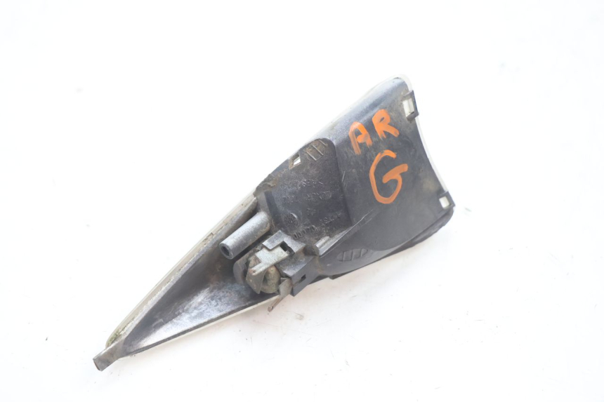 photo de REAR LEFT TURN SIGNAL PEUGEOT SPEEDFIGHT LC 50 (1996 - 2002) - Alternative perspective