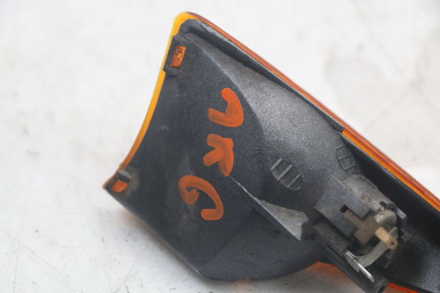 photo de LEFT REAR TURN SIGNAL PEUGEOT SPEEDFIGHT 100 (1997 - 2007) - Fixing points details