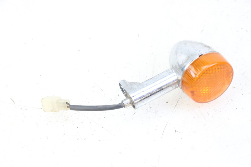 photo de REAR LEFT TURN SIGNAL YAMAHA WHY 50 (1998 - 2000) - Technical close-up