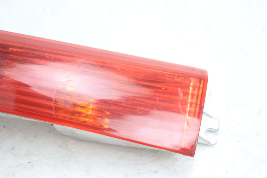 photo de REAR LEFT TURN SIGNAL PIAGGIO X8 STREET 125 (2006 - 2007) - Alternative perspective