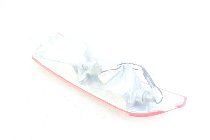 photo de LEFT REAR TURN SIGNAL PIAGGIO X8 125 (2004 - 2007) - Alternative perspective