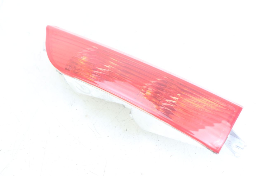 photo de LEFT REAR TURN SIGNAL PIAGGIO X8 125 (2004 - 2007) - Fixing points details