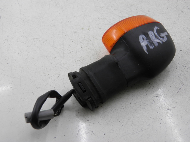 photo de REAR LEFT TURN SIGNAL YAMAHA TDM 900 (2004 - 2006) - Zoom on usage condition