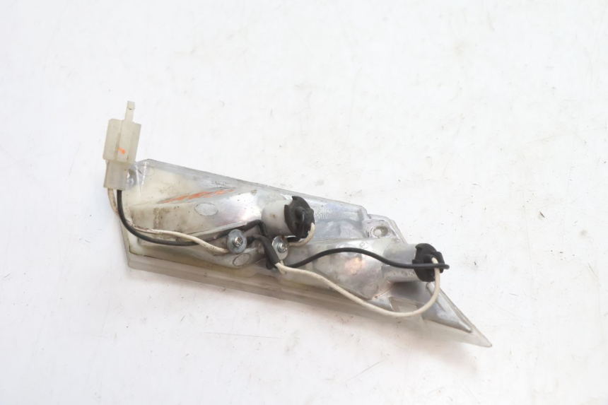 photo de LEFT REAR TURN SIGNAL PIAGGIO ZIP 2T 50 (2009 - 2019) - Alternative perspective