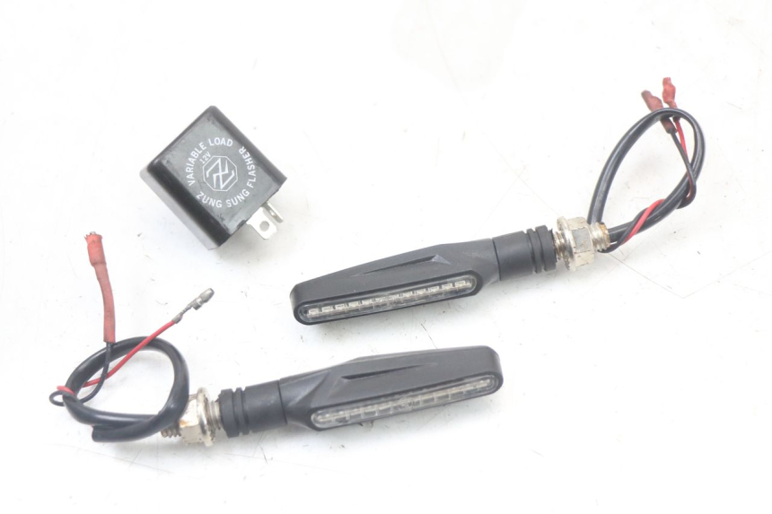 photo de REAR TURN SIGNAL SUZUKI GS F 500 (2004 - 2007) - Main view