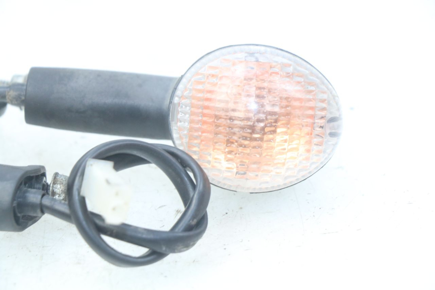 photo de REAR TURN SIGNAL PEUGEOT LUDIX BLASTER 50 (2006 - 2014) - Alternative perspective