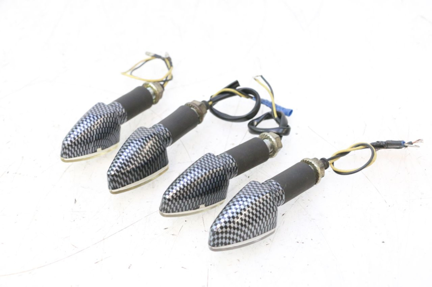 photo de REAR TURN SIGNAL PEUGEOT LUDIX SNAKE 2T 50 (2004 - 2014) - Alternative perspective