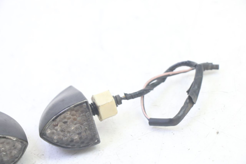 photo de REAR TURN SIGNAL PIAGGIO MP3 RL 250 (2006 - 2010) - Zoom on usage condition