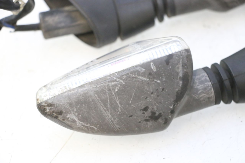 photo de REAR TURN SIGNAL PIAGGIO MP3 500 (2016 - 2018) - Component zoom