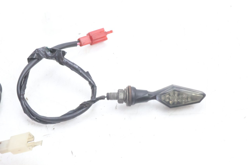 photo de REAR TURN SIGNAL PIAGGIO NEW TYPHOON 50 (2018 - 2021) - Alternative perspective