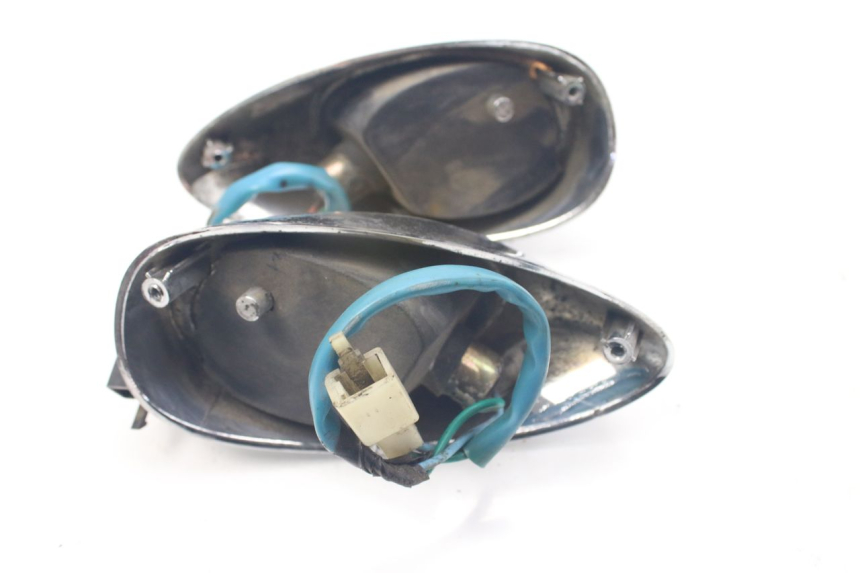 photo de REAR TURN SIGNAL KYMCO PEOPLE 250 (2004 - 2008) - Technical close-up