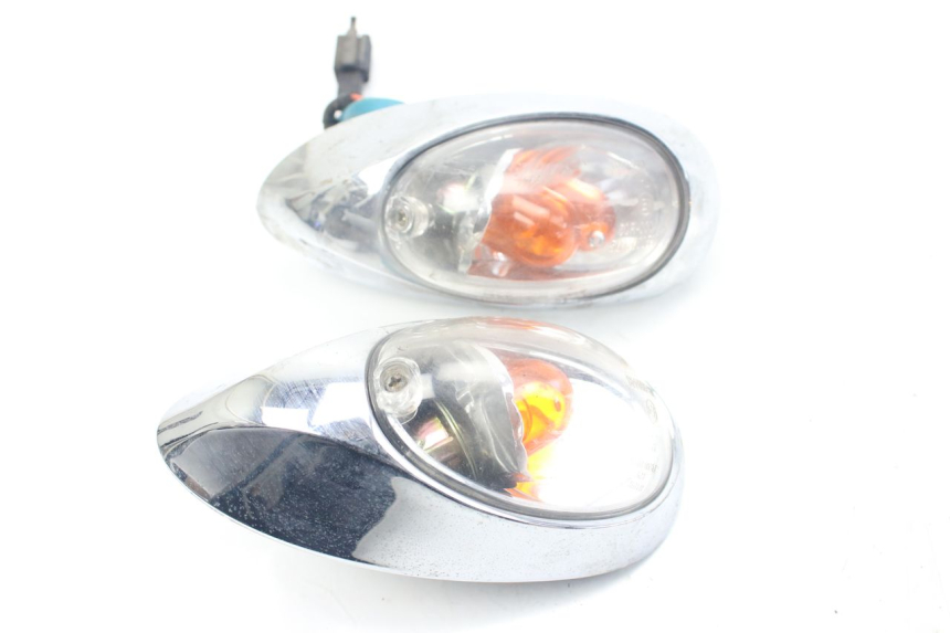 photo de REAR TURN SIGNAL KYMCO PEOPLE 250 (2004 - 2008) - Fixing points details