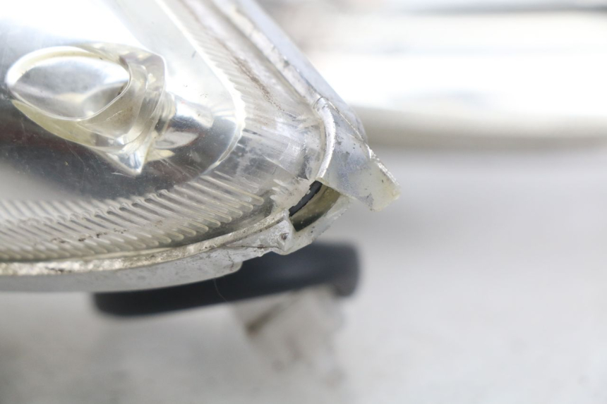 photo de REAR TURN SIGNAL DAELIM S4 50 (2010 - 2015) - Surface and material condition