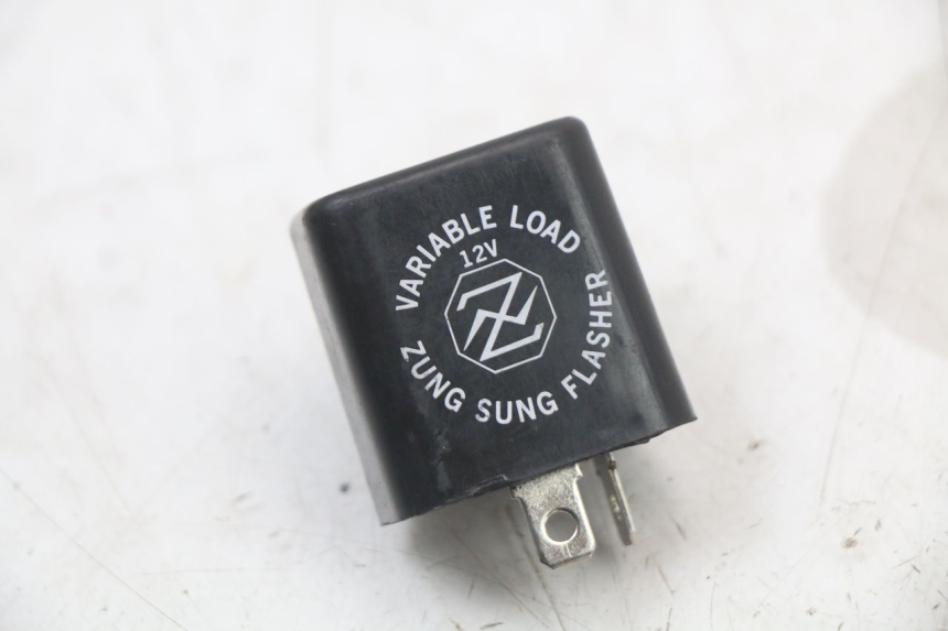 photo de REAR TURN SIGNAL SUZUKI GS F 500 (2004 - 2007) - Zoom on usage condition