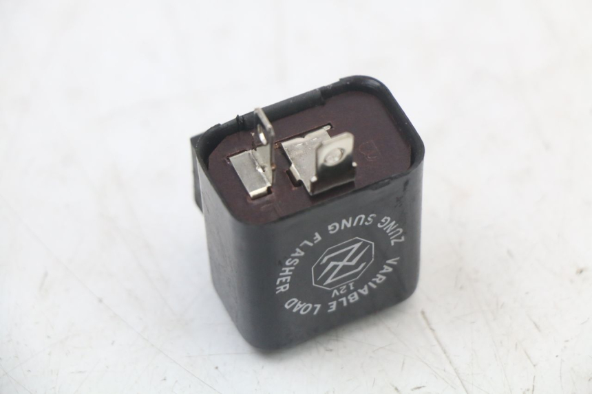 photo de REAR TURN SIGNAL SUZUKI GS F 500 (2004 - 2007) - Alternative perspective