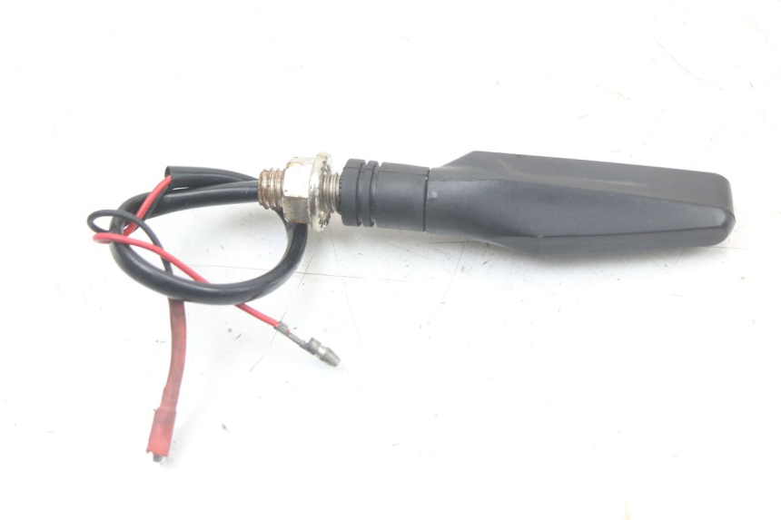 photo de REAR TURN SIGNAL SUZUKI GS F 500 (2004 - 2007) - Surface and material condition