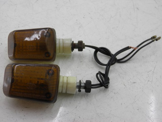 photo de REAR TURN SIGNAL SUZUKI GSF N BANDIT 600 (1996 - 1999) - Alternative perspective