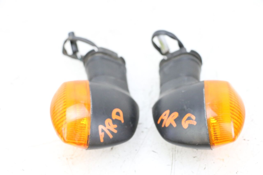 photo de REAR TURN SIGNAL YAMAHA TDM ABS 900 (2002 - 2014) - Technical close-up