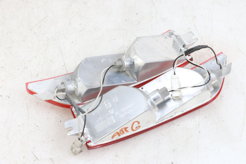 photo de REAR TURN SIGNAL PIAGGIO XEVO - X EVO 125 (2007 - 2017) - Alternative perspective