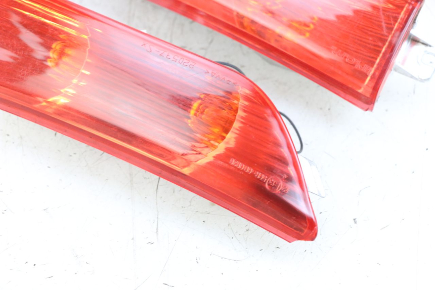 photo de REAR TURN SIGNAL PIAGGIO XEVO - X EVO 125 (2007 - 2017) - Product overview