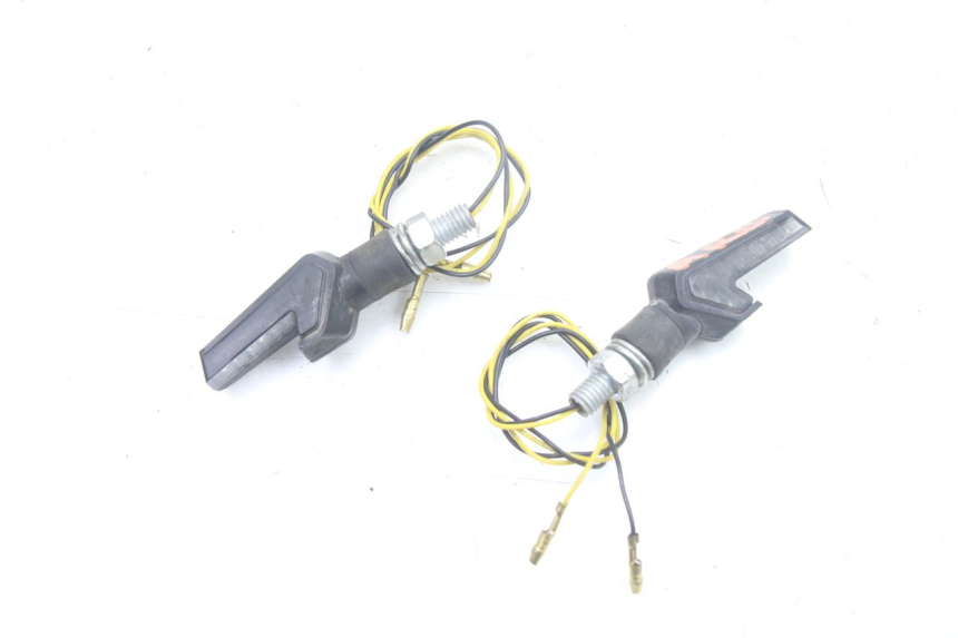 photo de REAR TURN SIGNAL YAMAHA FZS FAZER 600 (2001 - 2003) - Main view