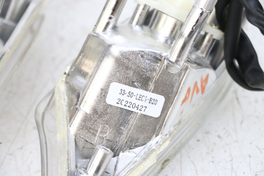 photo de FRONT TURN SIGNAL KYMCO AGILITY 4T 50 (2018 - 2022) - Fixing points details