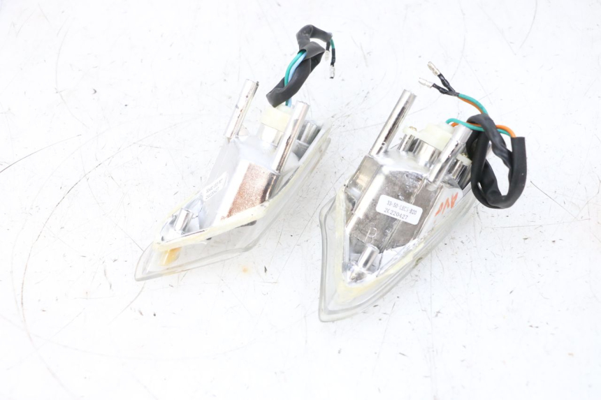 photo de FRONT TURN SIGNAL KYMCO AGILITY 4T 50 (2018 - 2022) - Surface and material condition