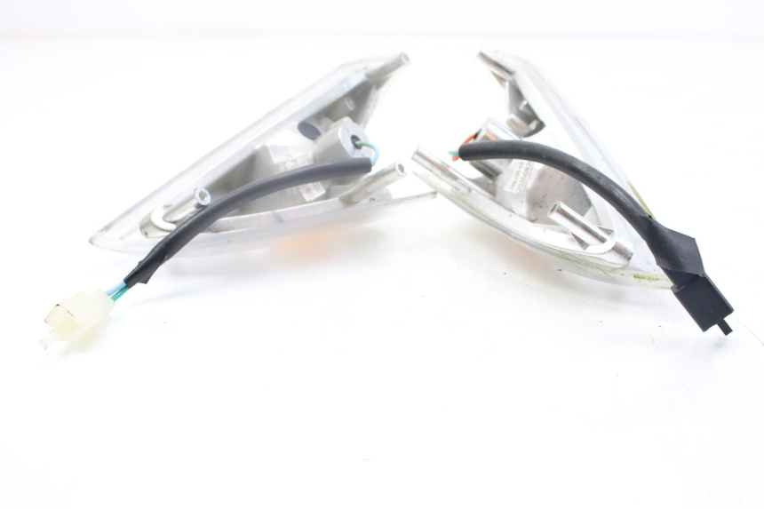 photo de FRONT TURN SIGNAL KYMCO AGILITY DELIVERY 4T 50 (2018 - 2023) - Alternative perspective