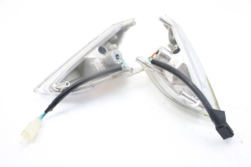 photo de FRONT TURN SIGNAL KYMCO AGILITY DELIVERY 4T 50 (2018 - 2023) - Technical close-up