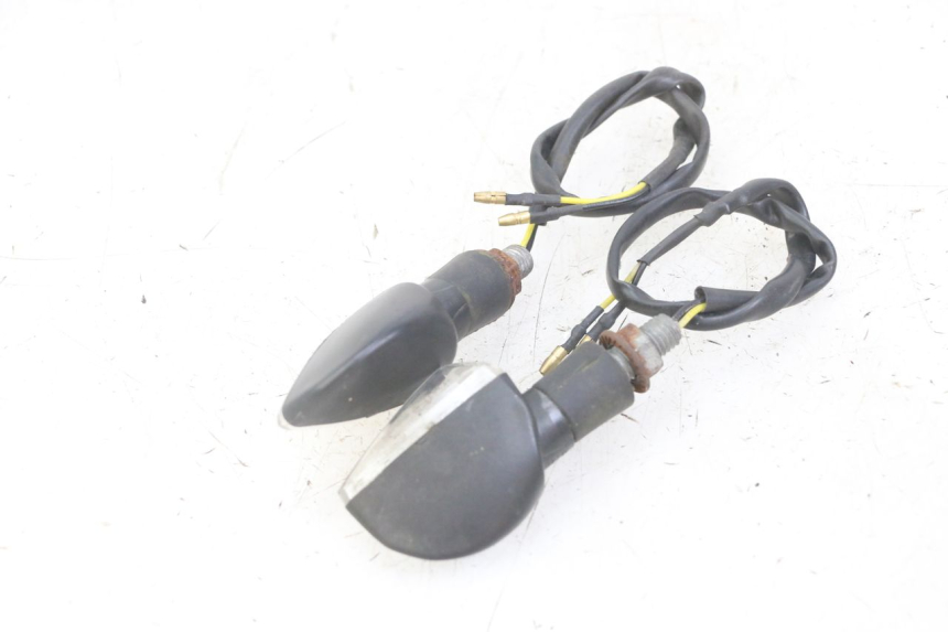 photo de FRONT TURN SIGNAL HONDA CBF 500 (2004 - 2007) - Surface and material condition